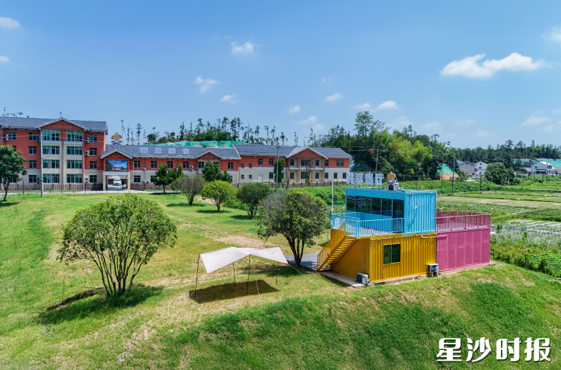 图为初恋田舍、共享厨房等文旅新场景。