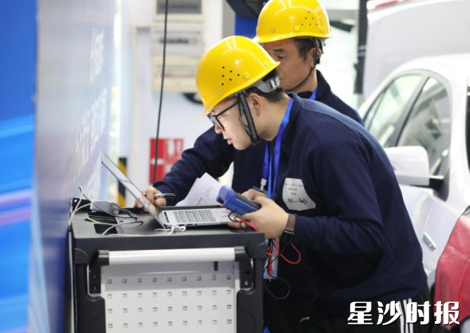 郑培生在长沙市2025年“十行状元 百优工匠”技能竞赛现场。长沙县总工会供图