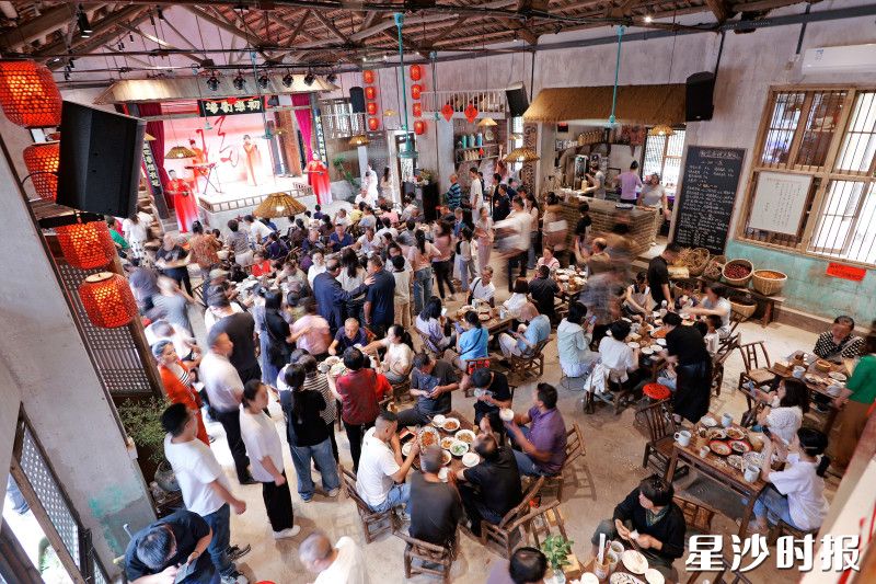 春菜尝鲜菜单吸引众多食客前来打卡品尝。