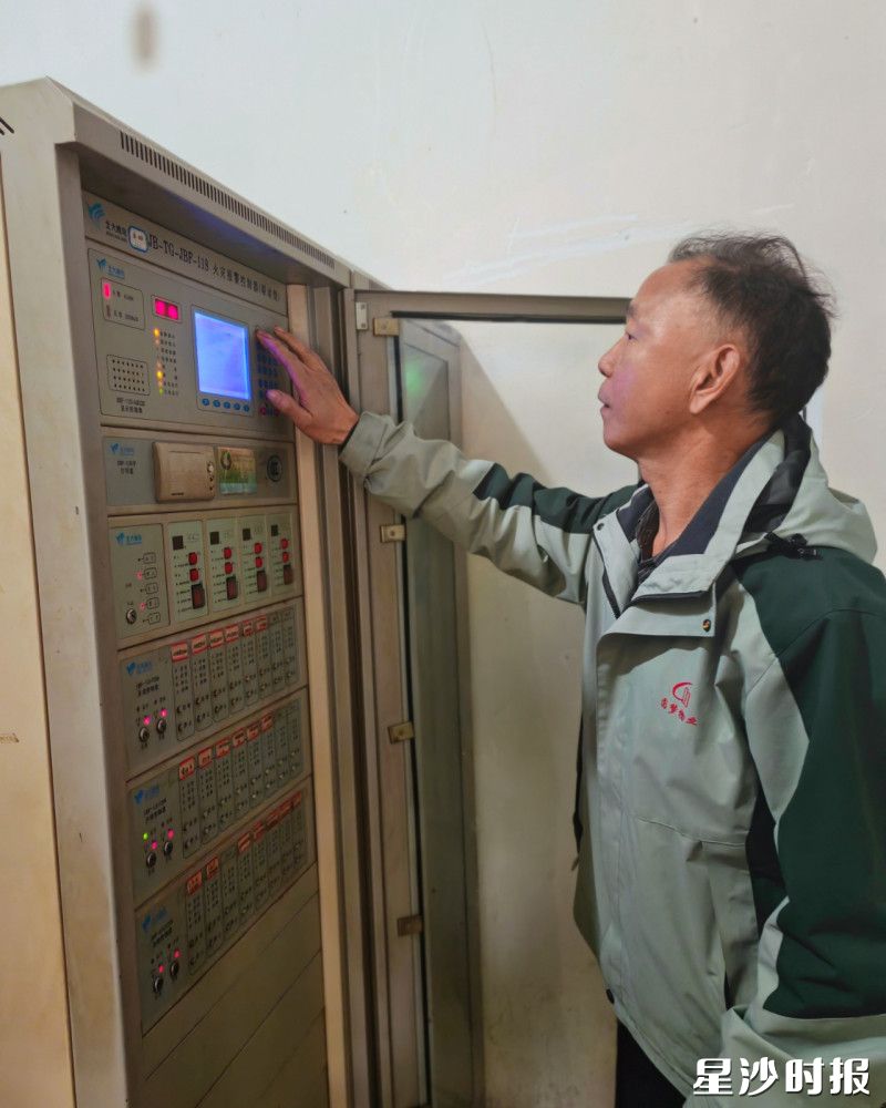 长沙圆梦物业管理有限公司工程员李继伟--他总是步履匆匆，穿梭于设备房与楼道之间。无论是深夜的电路跳闸，还是节假日的设施抢修，一个电话他就能及时赶到。他用娴熟的技术解决难题，用耐心和微笑面对住户，用实际行动诠释了“服务至上”的物业精神。