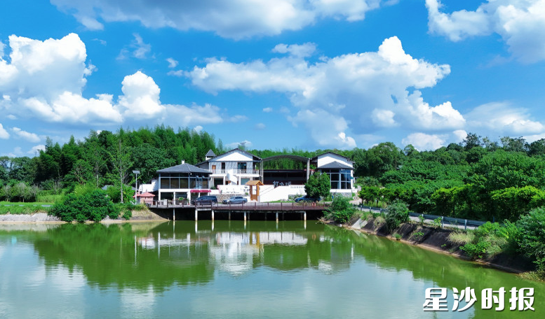 长龙街道湘峰村圆爱·素光里小院。 长龙街道湘峰村圆爱·素光里小院。