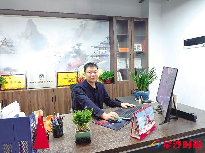 　　在吴鹏的带领下，云联互动今年营收已经累计1000多万元，预计明年可达到2000万元。邓骁特 摄