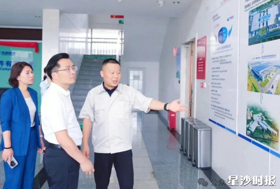 蒋红波调研长沙华成汽车部件有限公司。均为李杰 摄