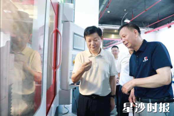 付旭明在湖南格琦智能科技有限公司调研。