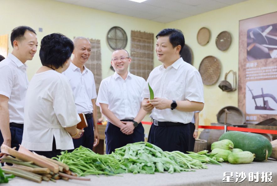 付旭明在湖南裕亨农业科技有限公司（泉鹭山庄），调研巩固拓展脱贫攻坚成果同乡村振兴有效衔接情况。