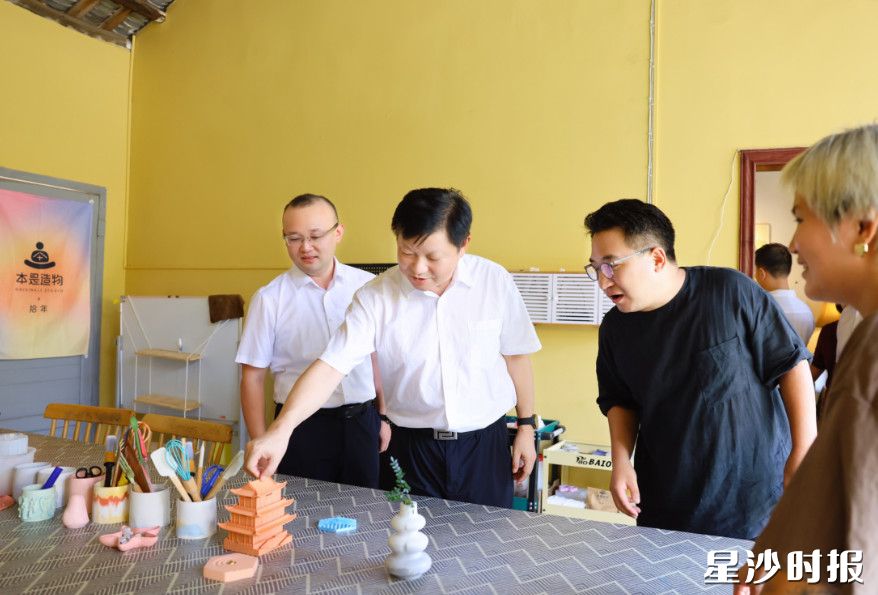付旭明在“北山拾年”小院调研。