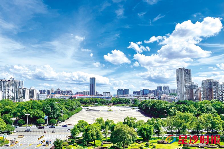 　　现在的星沙，蓝天白云成了常态，绿色发展的基础、生态文化的底蕴也更为坚实。杨源 摄