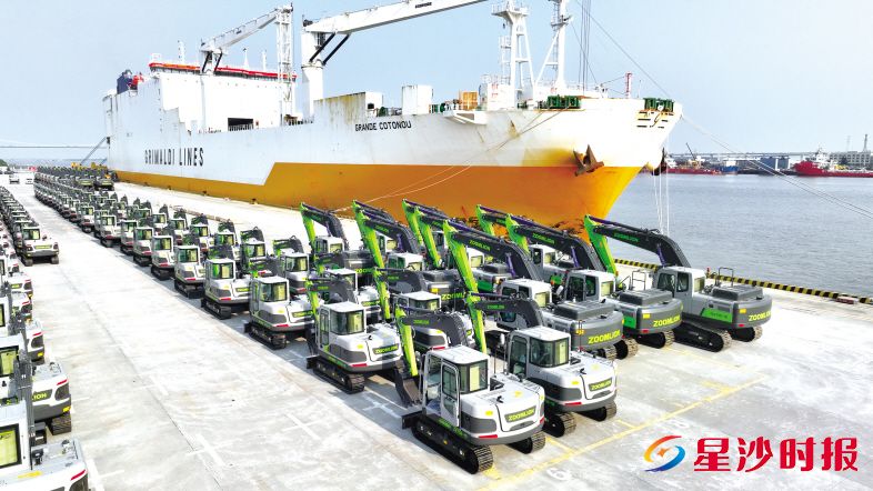 　　2025年1至11月，中联重科、山河智能等龙头企业工程机械出口货值达35.3亿元，同比增长约150%，成为区域外贸增长的重要引擎。资料图片