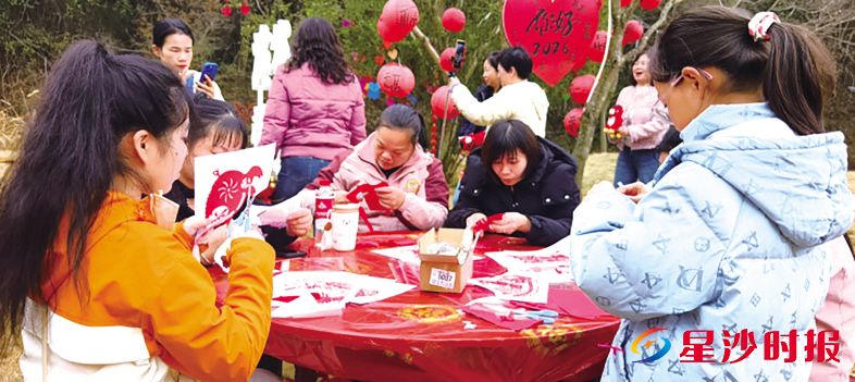 　　安沙溪谷露营地暖意洋洋，营地以一系列充满乡土温情与年俗特色的活动吸引众多城乡家庭前来体验。　　安沙镇供图