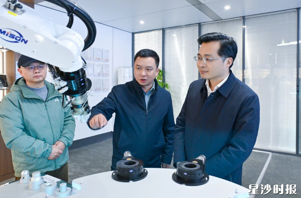 蒋红波在湖南伊米森科技有限公司走访调研。