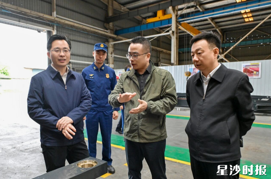 蒋红波在湖南图南机械科技有限公司开展安全生产检查并调研。