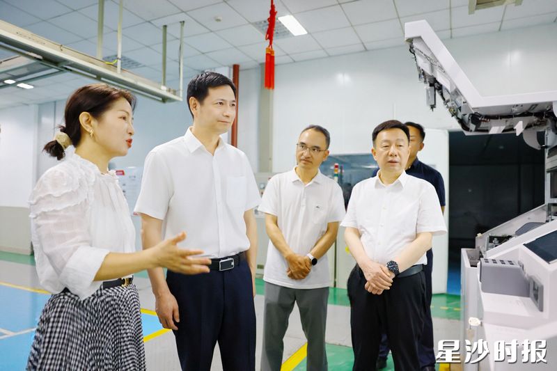 王雄文在长城信息股份有限公司调研。均为曾诗怡 摄