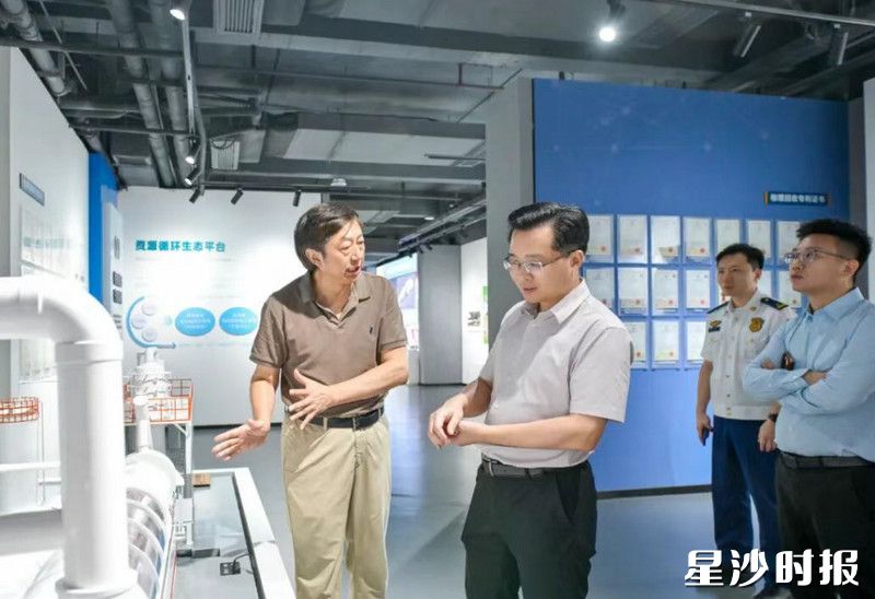 蒋红波在湖南万容科技股份有限公司调研并开展安全生产检查。